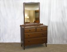 135    Mahogany  solid timber dressing table in brown stain
THIS ITEM is SOLD 
If wanting a similar item, note the image number and use "Contact Us" link       $250