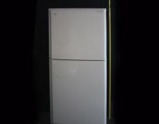 59  A082401  Mitsubishi fridge freezer 270 litre capacity.
Electrical Safety Compliance and 3 months warranty          $395