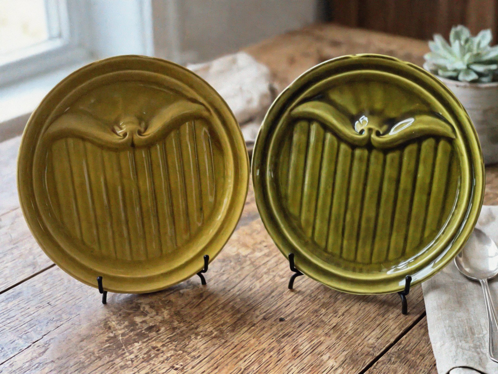 Vintage French Gien Majolica Asparagus Plates - Pair