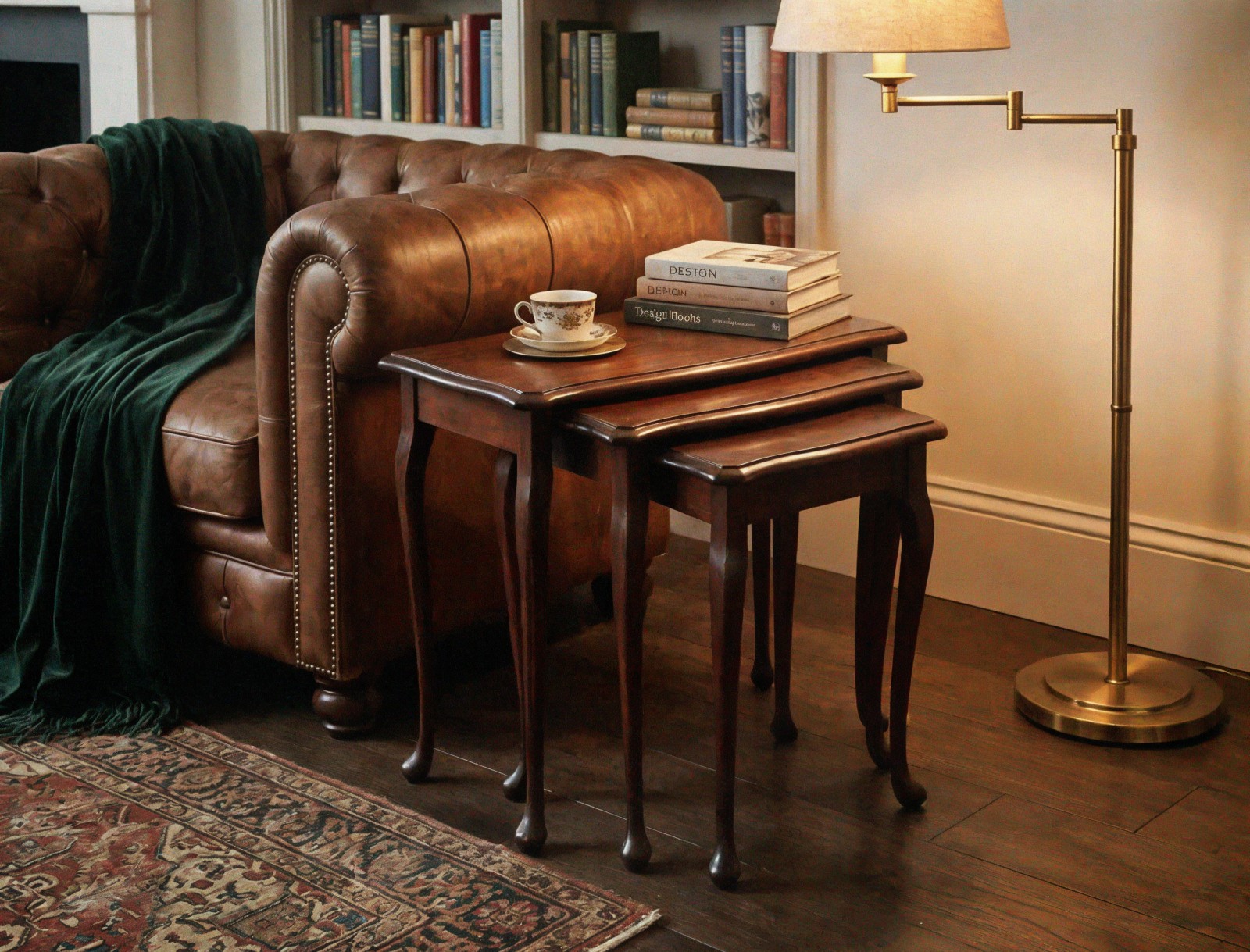 Vintage Queen Anne Nesting Tables Set