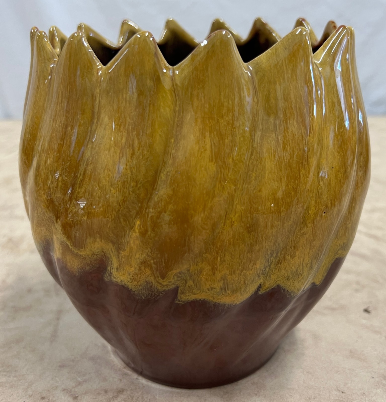 Blue Mountain Pottery (BMP) Canada 'Harvest Gold' Tulip Vase